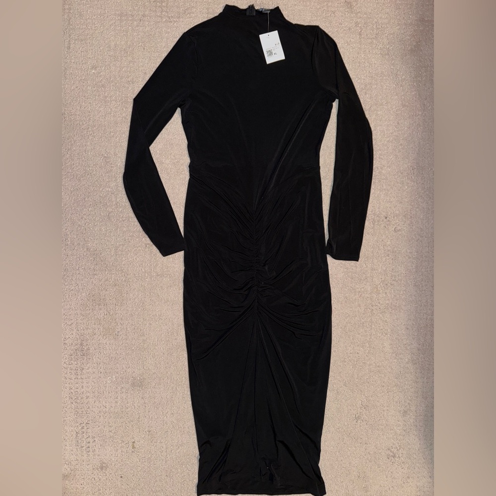Forever 21 Black Ruched Long Sleeve Dress